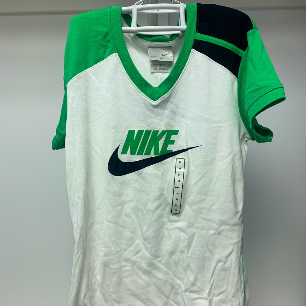 Nike Women’s V-Neck Tee